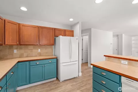 Kitchen - 196 Wind River Dr, Chehalis, WA 98532 photo 3 of 3