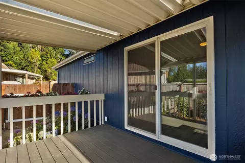 Exterior - 2228 Anadoll Ave, Enumclaw, WA 98022 photo 2 of 8