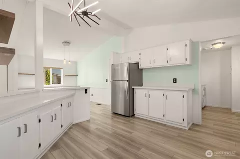 Kitchen - 2228 Anadoll Ave, Enumclaw, WA 98022 photo 1 of 4