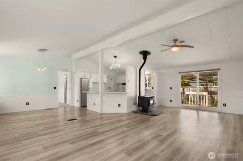 Living - 2228 Anadoll Ave, Enumclaw, WA 98022 photo 1 of 12
