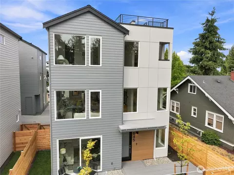 2647 Walnut Ave SW, Seattle, WA 98116