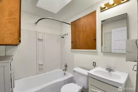 Bath - 16508 104th Ave NE, Bothell, WA 98011 photo 1 of 2