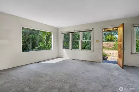Living - 16508 104th Ave NE, Bothell, WA 98011 photo 1 of 3