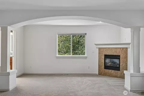 Living - 603 194th Pl SE, Bothell, WA 98012 photo 9 of 11