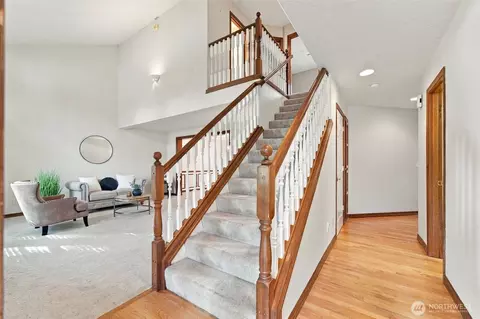 Entry Way - 2533 NW 45th Ave, Camas, WA 98607 photo 1 of 2