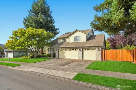 Exterior - 2533 NW 45th Ave, Camas, WA 98607 photo 4 of 8