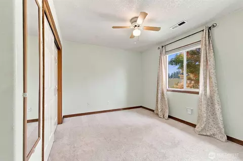 Bedroom - 2533 NW 45th Ave, Camas, WA 98607 photo 4 of 7