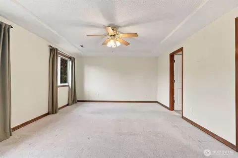 Bedroom - 2533 NW 45th Ave, Camas, WA 98607 photo 3 of 7