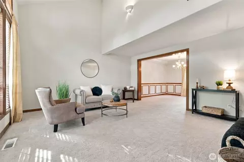 Living - 2533 NW 45th Ave, Camas, WA 98607 photo 2 of 6