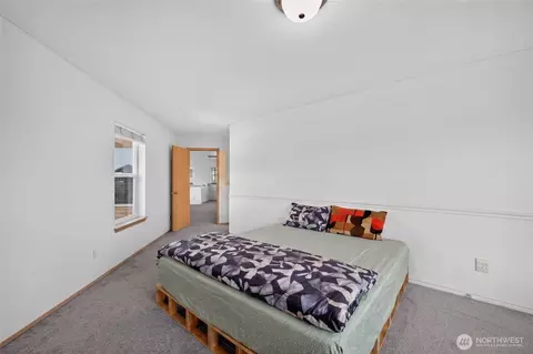 Bedroom - 3908 153rd Pl SE, Bothell, WA 98012 photo 4 of 4