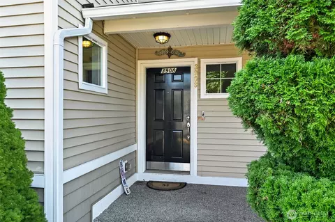 Entry Way - 3908 153rd Pl SE, Bothell, WA 98012 photo 1 of 3
