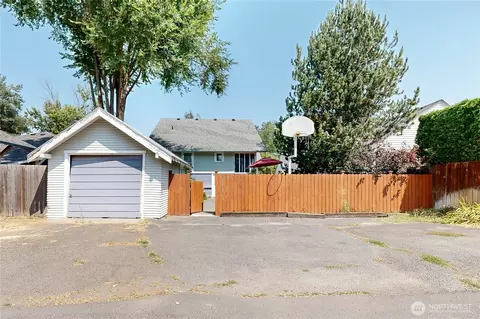 Exterior - 320 Juniper St, Walla Walla, WA 99362 photo 7 of 7