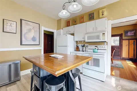 Kitchen - 320 Juniper St, Walla Walla, WA 99362 photo 1 of 3