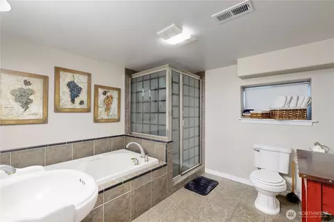 Bath - 320 Juniper St, Walla Walla, WA 99362 photo 6 of 6