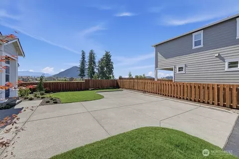 Exterior - 615 Barquist Ln N, Enumclaw, WA 98022 photo 6 of 8