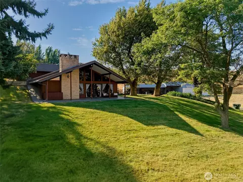 341 W Bramhall Rd, Dayton, WA 99328