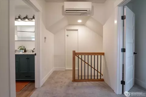 Entry Way - 507 E Wapato Ave, Chelan, WA 98816 photo 1 of 1
