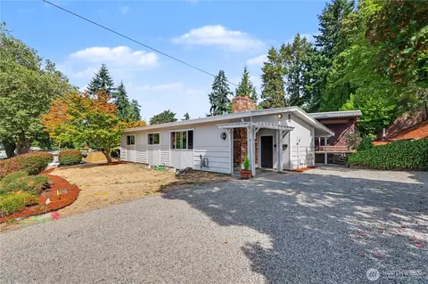 2618 NE 9th St, Renton, WA 98056