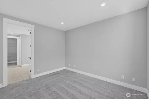 Bedroom - 601 Barquist Ln N, Enumclaw, WA 98022 photo 2 of 5