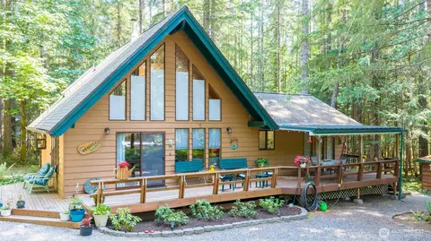 30 N Mt Jupiter Pl, Hoodsport, WA 98548
