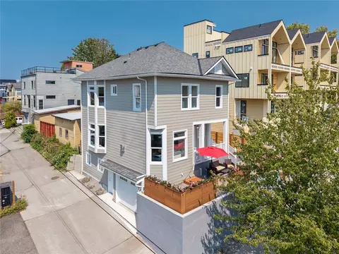 2216 E Fir St, Seattle, WA 98122