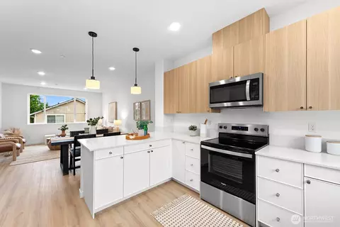 1405 SW 111th Ln, Seattle, WA 98164