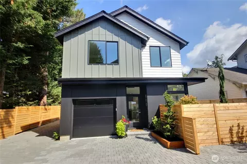 811 NE 90th St, Seattle, WA 98115
