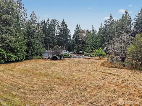 Exterior - 19706 215th St E, Orting, WA 98360 photo 4 of 5