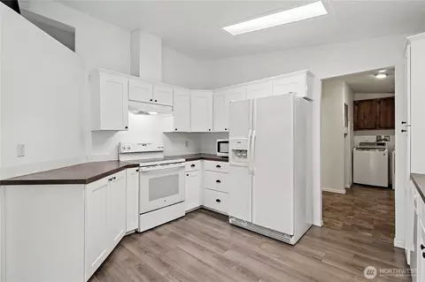 Kitchen - 19706 215th St E, Orting, WA 98360 photo 2 of 4