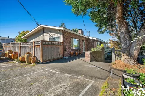 324 3rd Ave S, Edmonds, WA 98020