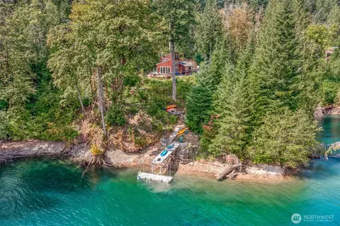 2190 W Cushman Ridge Dr, Hoodsport, WA 98548
