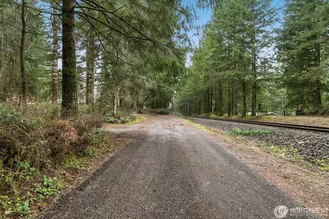 151 NE Deerwood Dr, Belfair, WA 98528