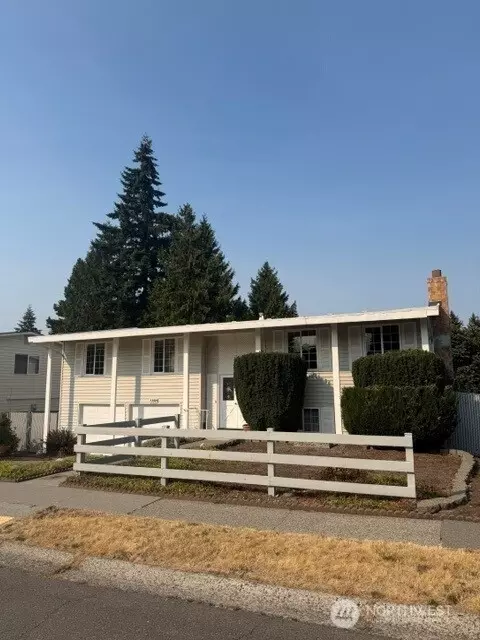 13501 116th Ave NE, Kirkland, WA 98034