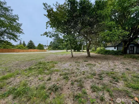 549 Point Brown Ave SW, Ocean Shores, WA 98569