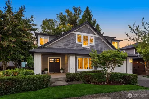 2227 77th Ave SE, Mercer Island, WA 98040