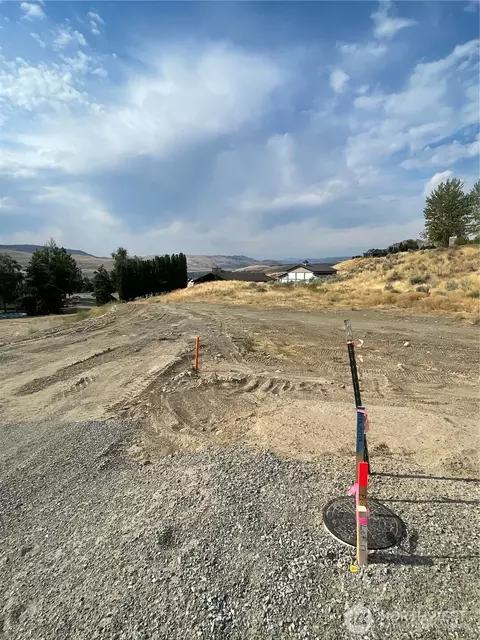 17 Parks Dr, Okanogan, WA 98840
