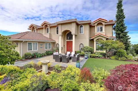 1009 Kingswood Dr, Camano Island, WA 98282
