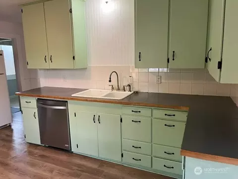 Kitchen - 822 E Alder, Walla Walla, WA 99362 photo 1 of 2