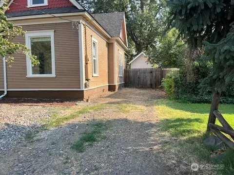 Exterior - 822 E Alder, Walla Walla, WA 99362 photo 1 of 8