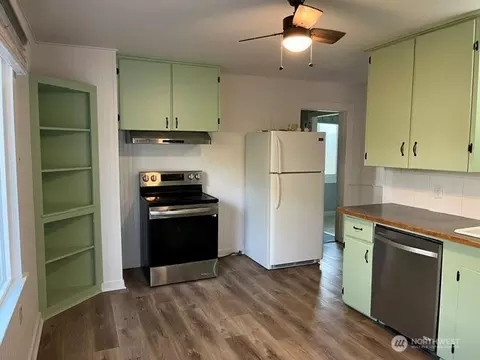 Kitchen - 822 E Alder, Walla Walla, WA 99362 photo 2 of 2