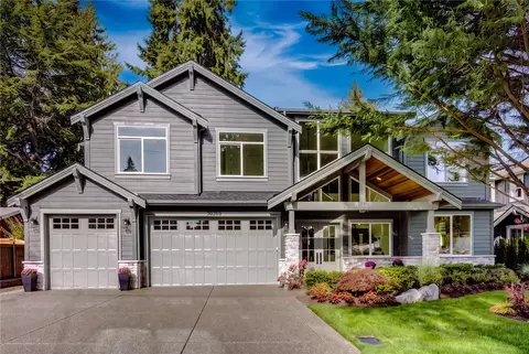 13004 NE 112th St, Kirkland, WA 98033