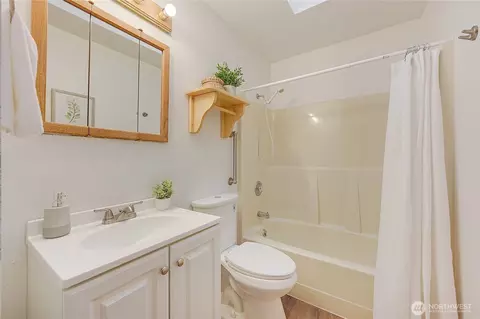 Bath - 320 N North St N, Sequim, WA 98382 photo 1 of 4