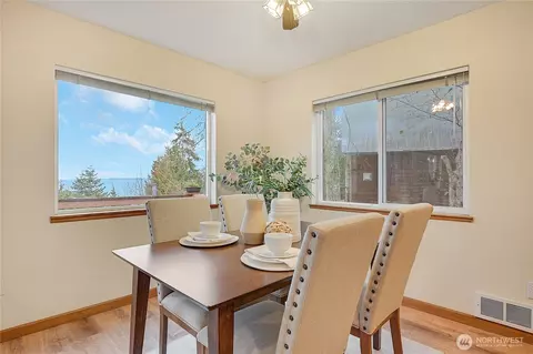 Dining - 320 N North St N, Sequim, WA 98382 photo 1 of 3
