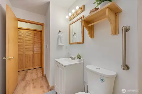 Bath - 320 N North St N, Sequim, WA 98382 photo 2 of 4