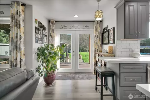 Entry Way - 7413 166th Ave E, Sumner, WA 98390 photo 2 of 3