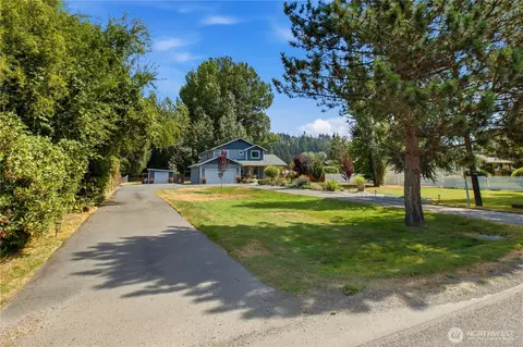 Exterior - 7413 166th Ave E, Sumner, WA 98390 photo 3 of 12