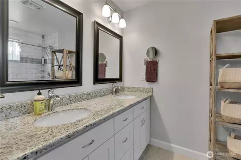 Bath - 7413 166th Ave E, Sumner, WA 98390 photo 2 of 4