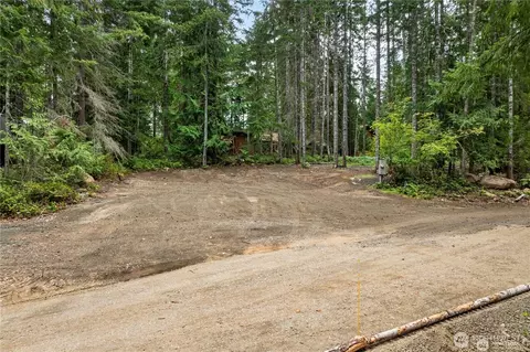 1291 N Potlatch Dr, Hoodsport, WA 98548