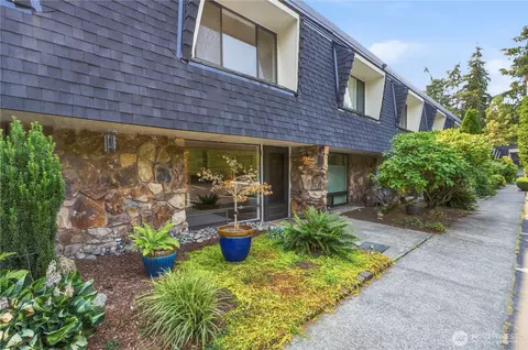 20714 76th Ave W #4, Edmonds, WA 98026
