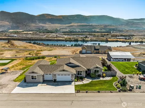 28 13th St SE, East Wenatchee, WA 98802